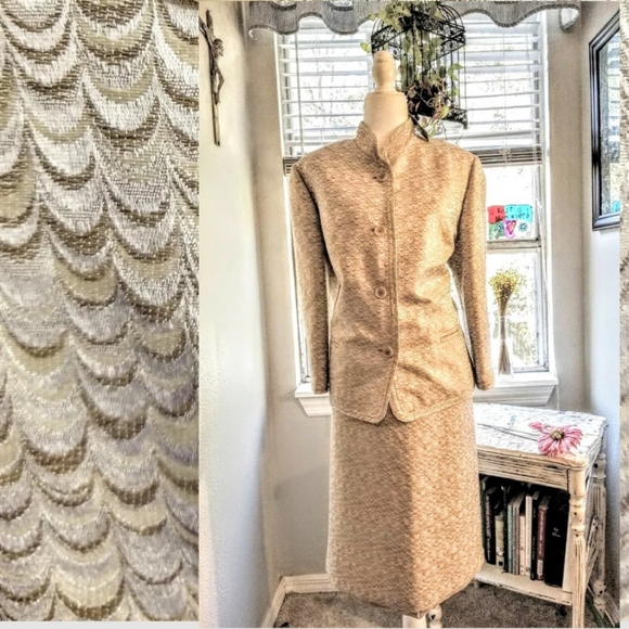Ellen Tracy Dresses & Skirts - NWT Ellen Tracey ($458 Retail) Satin Skirt Suit 18